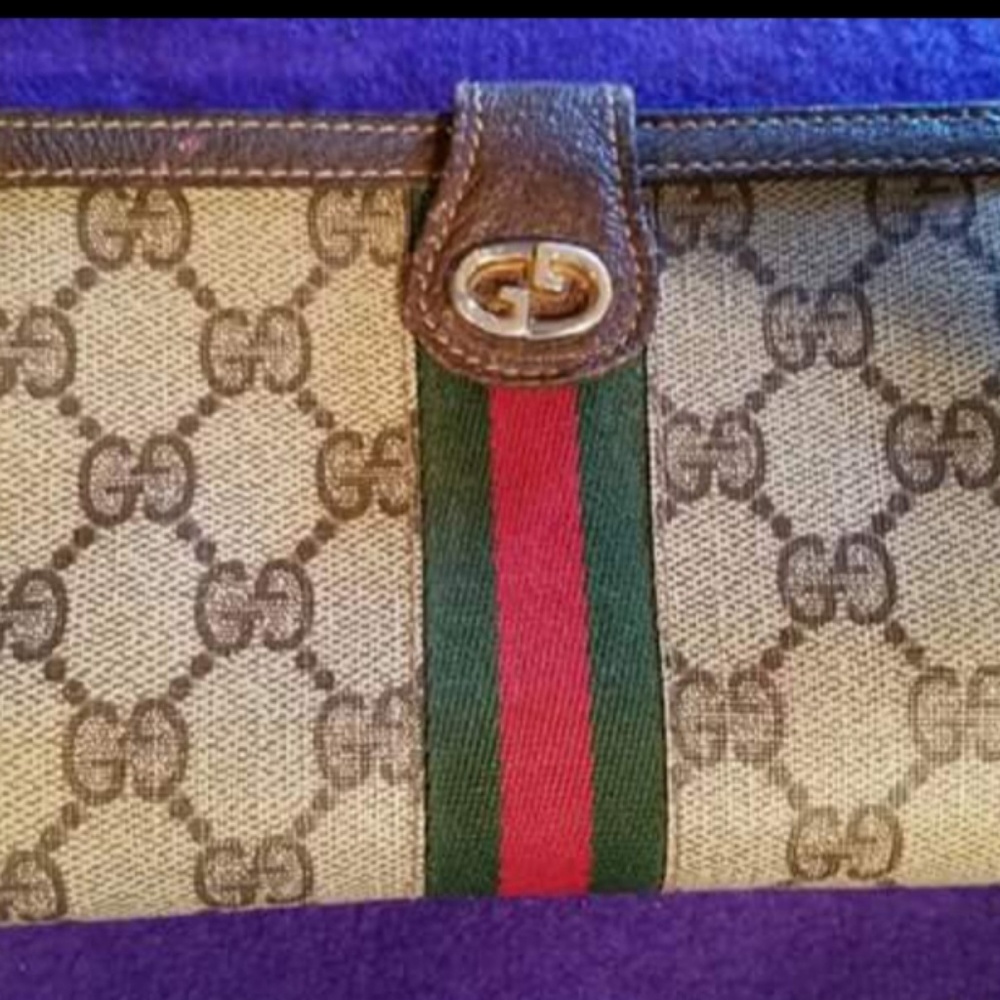 Vintage Gucci on runway! Gucci GAC Vintage wallet